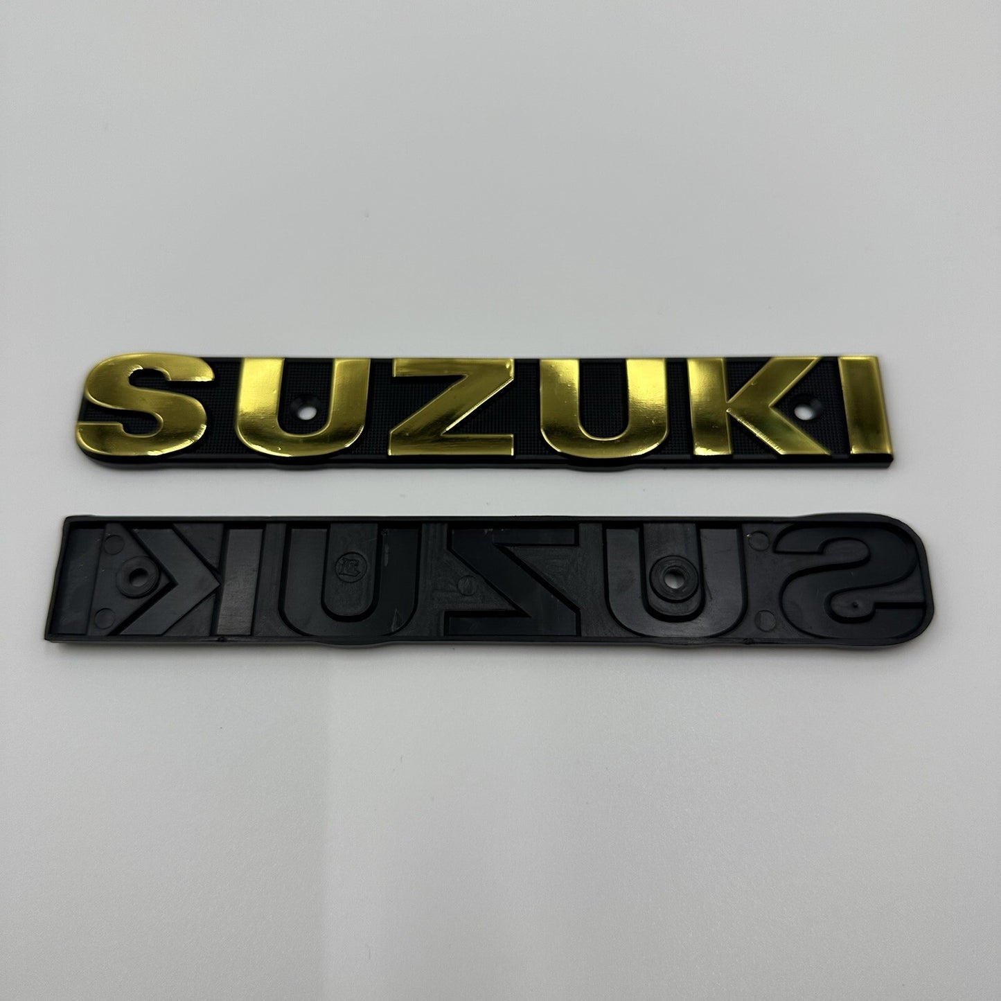 Fits Suzuki GT550 GT380 GT250 GT185 A100 GP100 Fuel Tank Emblem Decal Badge Gold