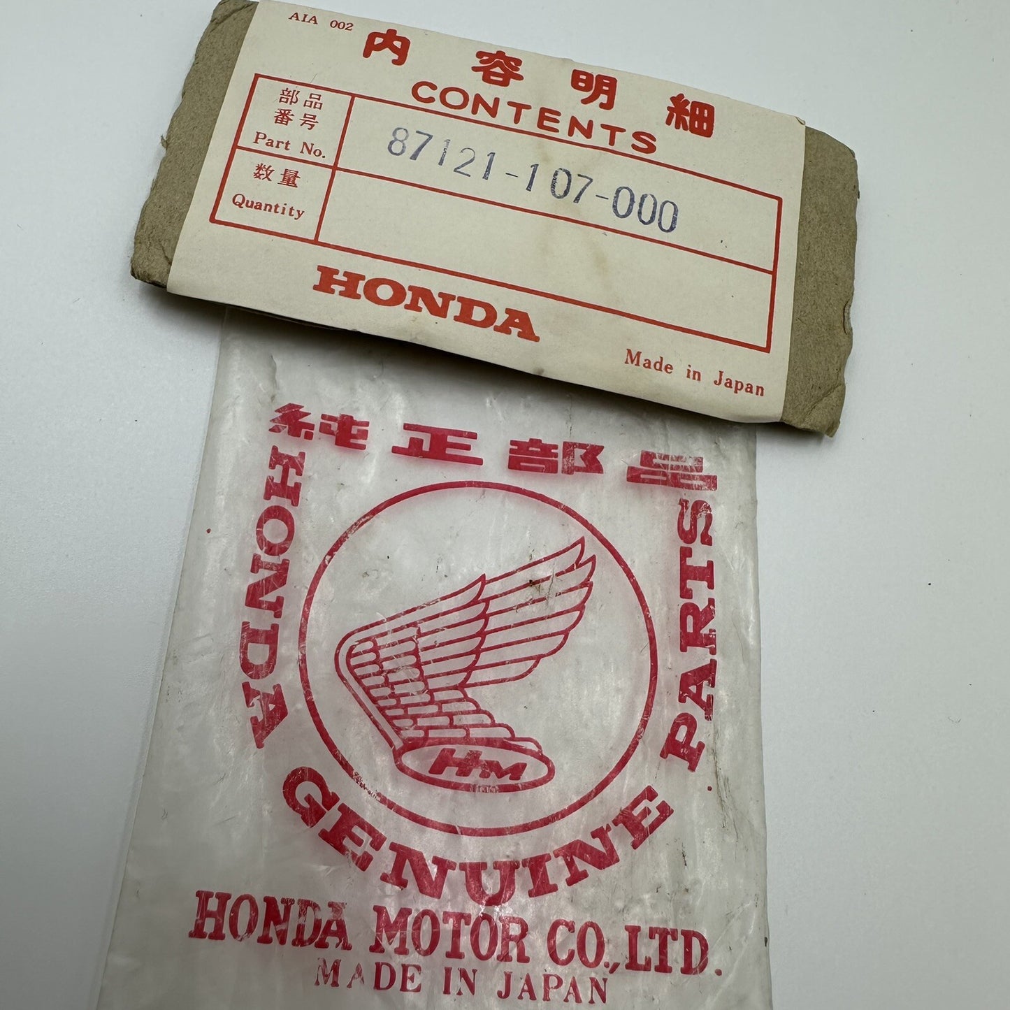 Genuine NOS Honda Right-Hand Tank Badge fits CB100 K0 K1 K2 CB125S 87121-107-000
