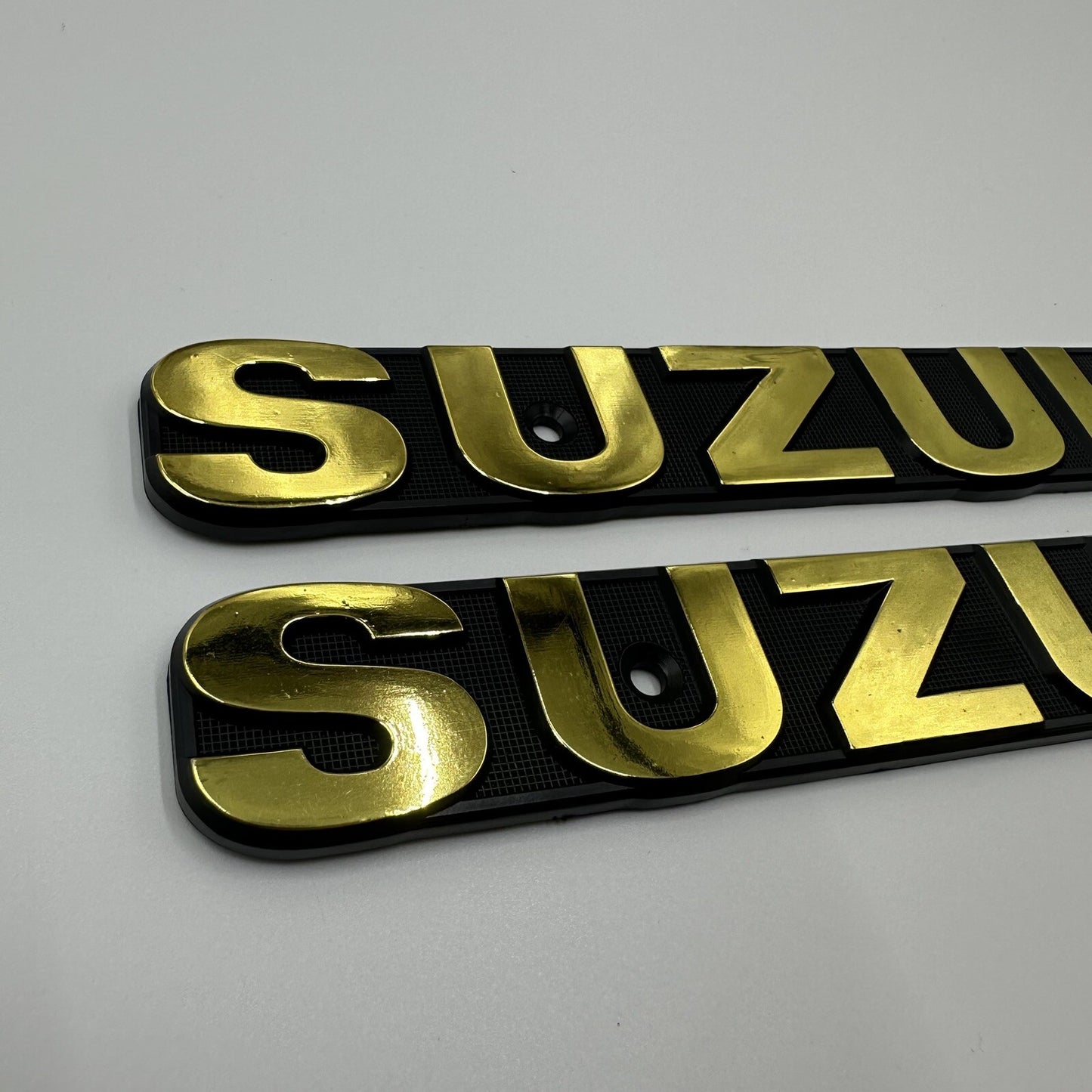 Fits Suzuki GT550 GT380 GT250 GT185 A100 GP100 Fuel Tank Emblem Decal Badge Gold