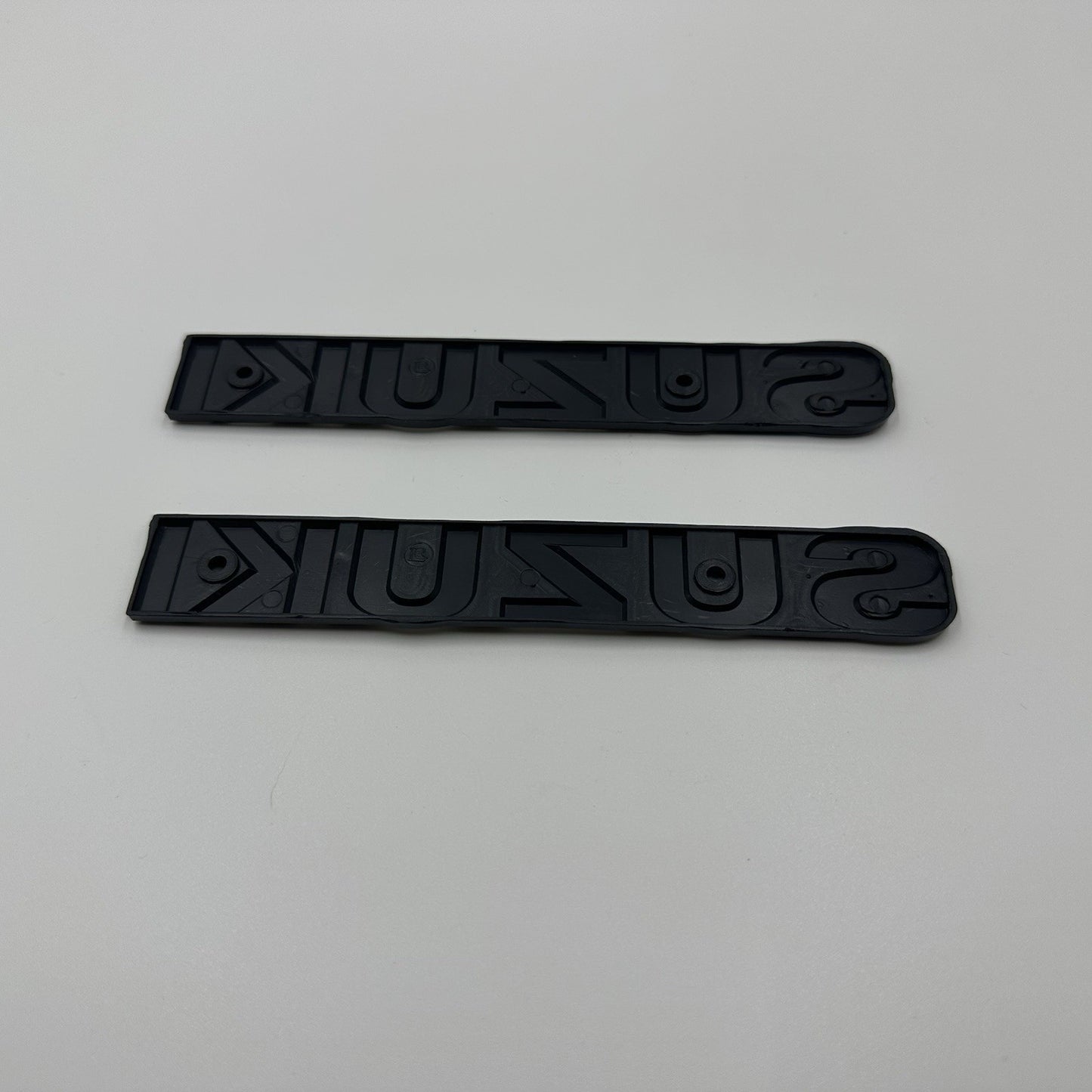Suzuki GT550 GT380 GT250 GT185 A100 GP100 Fuel Tank Emblem Decal Badge Pair
