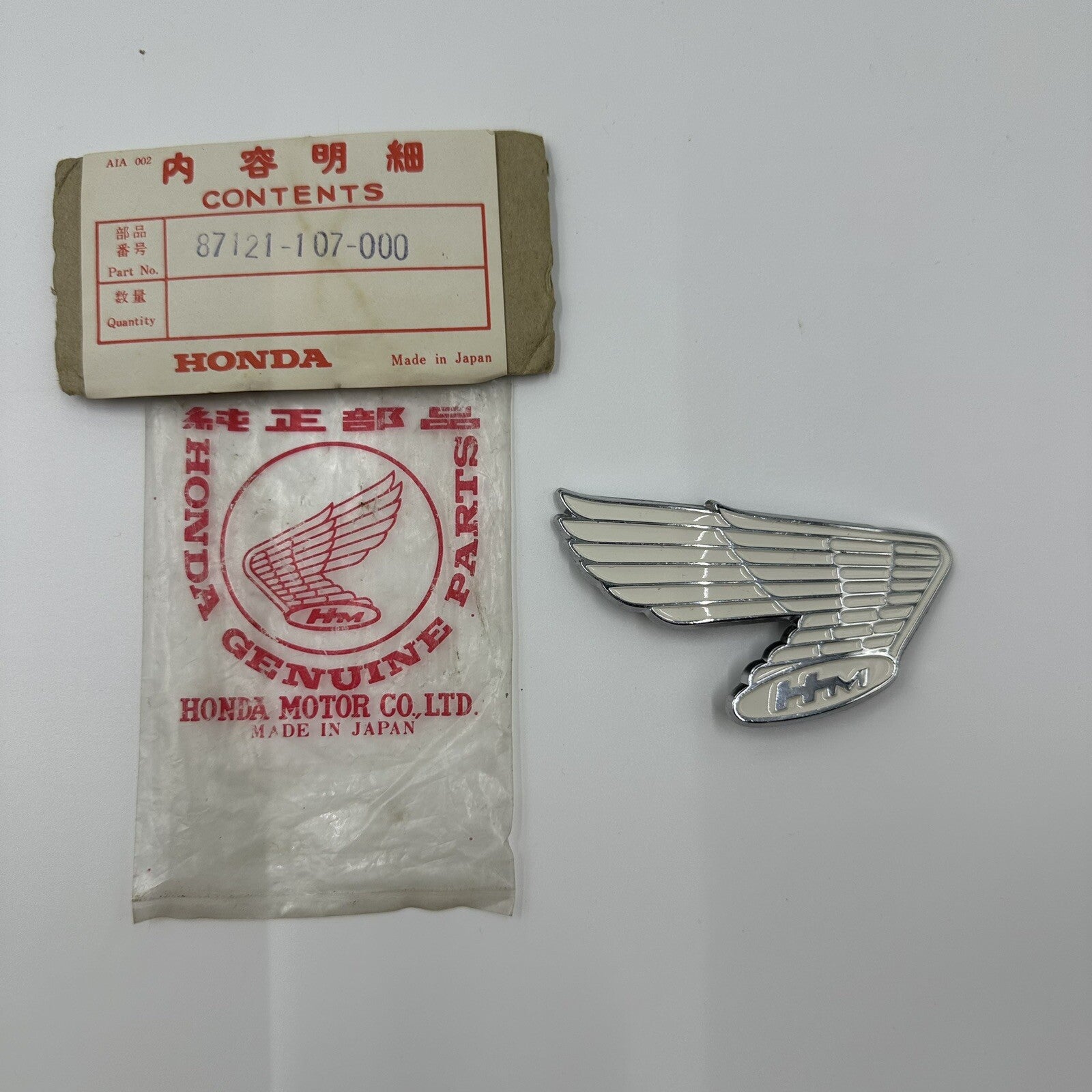 Genuine NOS Honda Right-Hand Tank Badge fits CB100 K0 K1 K2 CB125S 87121-107-000