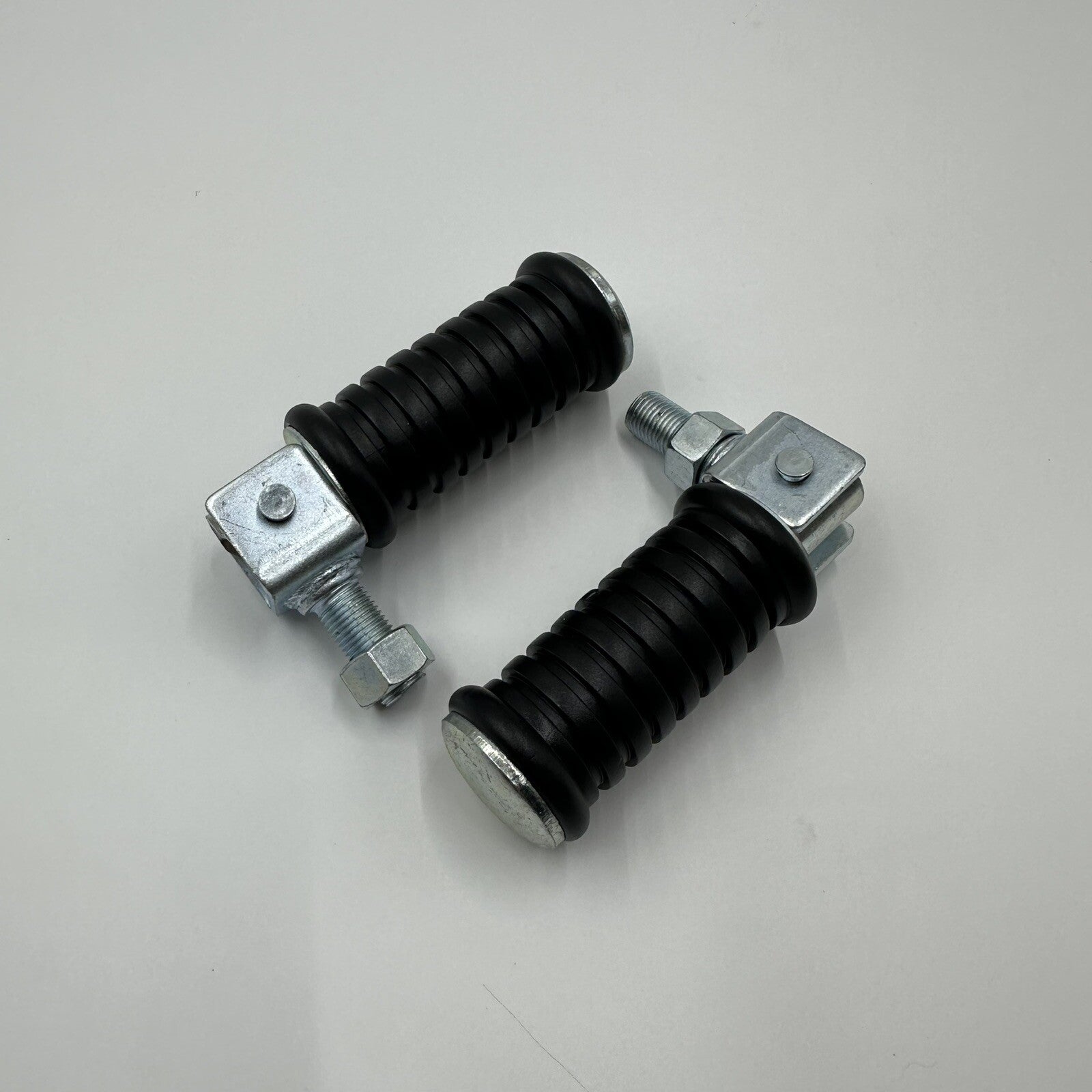 Yamaha DT100 DT125 DT175 DT250 DT400 Rear Foot Pegs Rests Pair