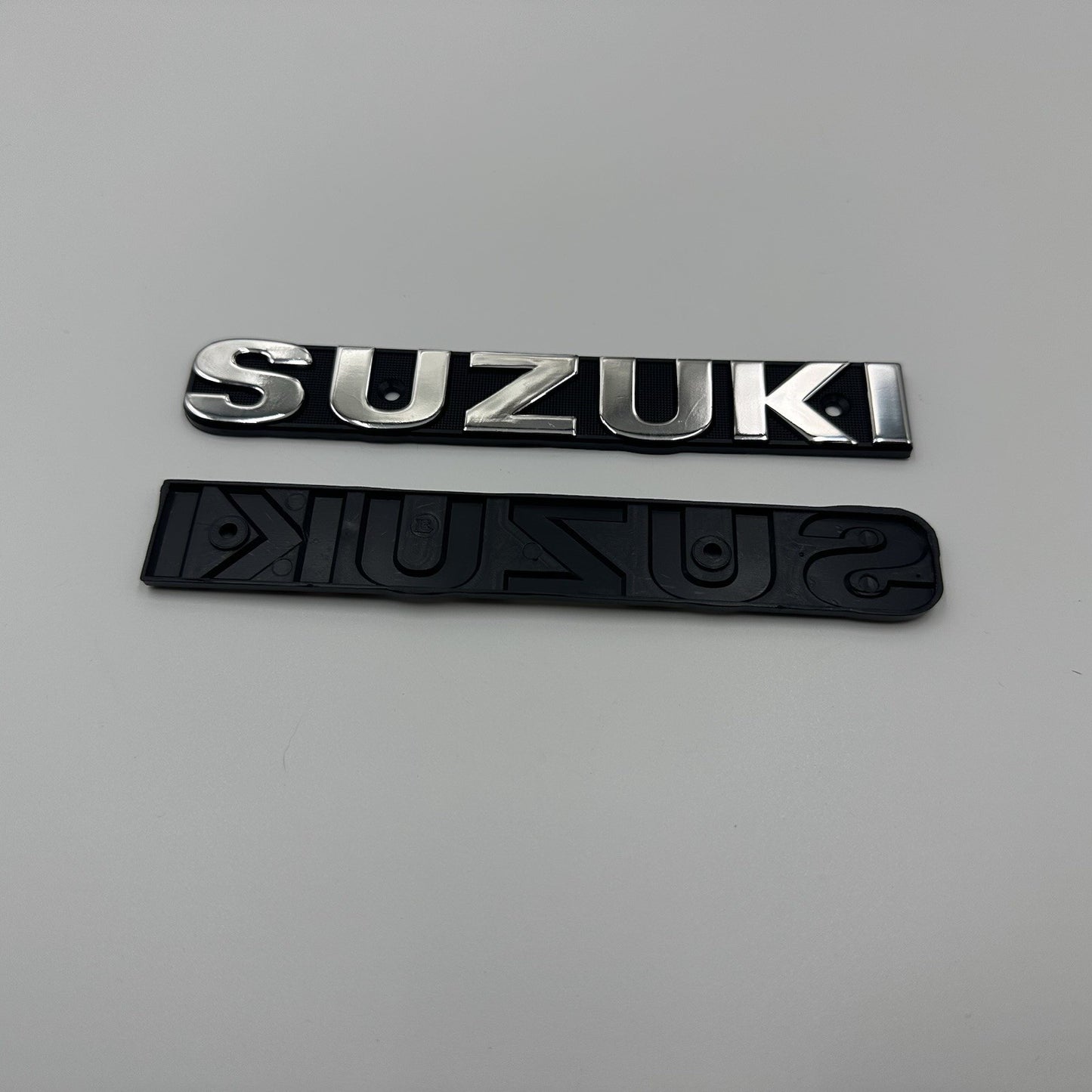 Suzuki GT550 GT380 GT250 GT185 A100 GP100 Fuel Tank Emblem Decal Badge Pair